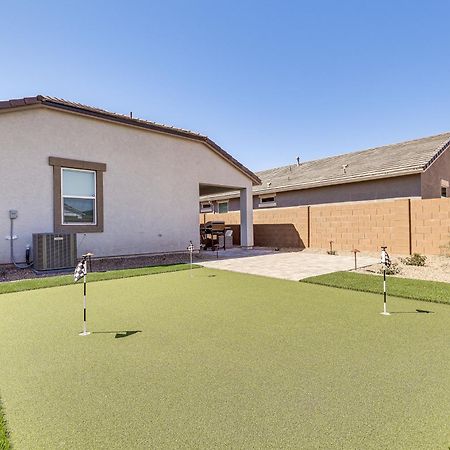 Maricopa Home With Putting Green And Covered Patio! Eksteriør bilde
