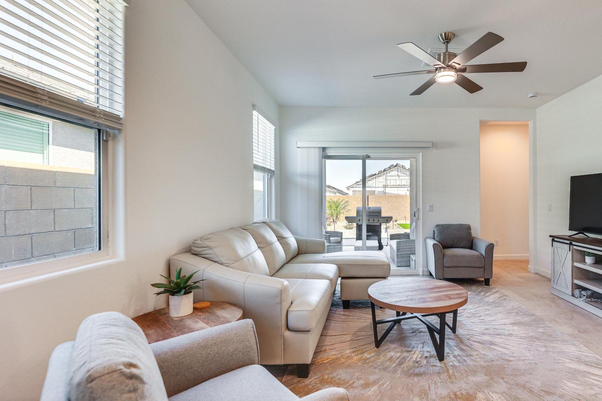 Maricopa Home With Putting Green And Covered Patio! Eksteriør bilde