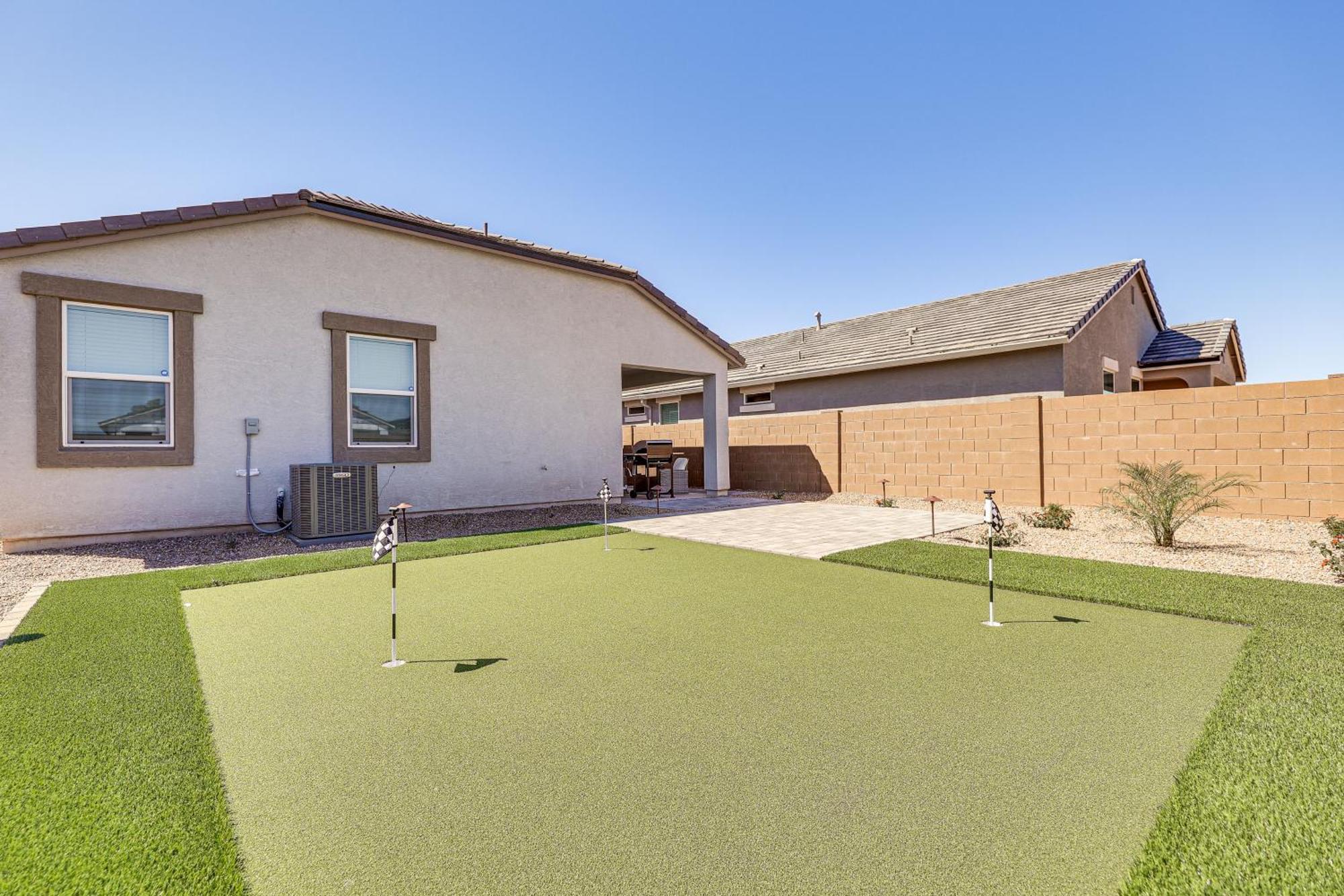 Maricopa Home With Putting Green And Covered Patio! Eksteriør bilde